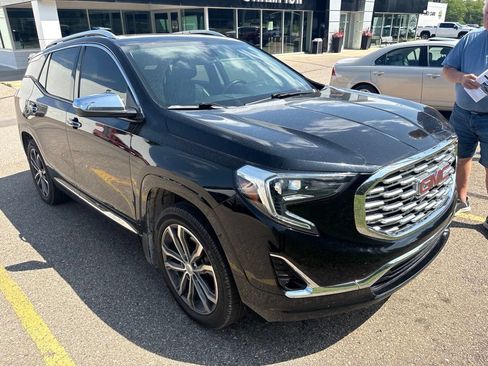 Used 2018 GMC Terrain Denali w/ Comfort Package AWD/4WD image 3