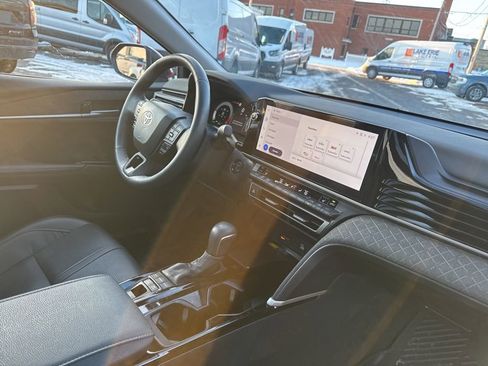 Used 2025 Toyota Camry XLE image 37