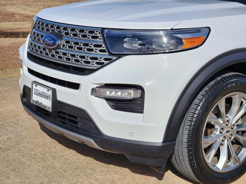 Used 2023 Ford Explorer Limited image 10