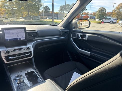 Certified 2022 Ford Explorer XLT image 46