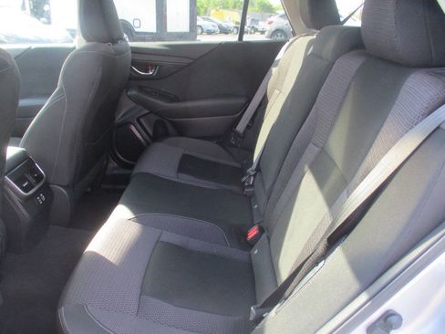 Used 2025 Subaru Outback Premium AWD/4WD image 7