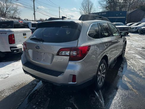 Used 2017 Subaru Outback 2.5i Limited image 6