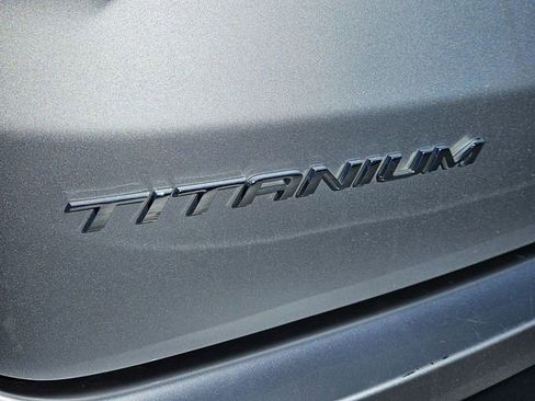 Used 2024 Ford Edge Titanium image 14