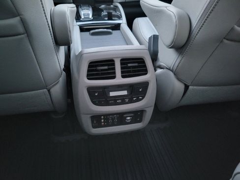 Used 2018 Honda Pilot Elite image 25