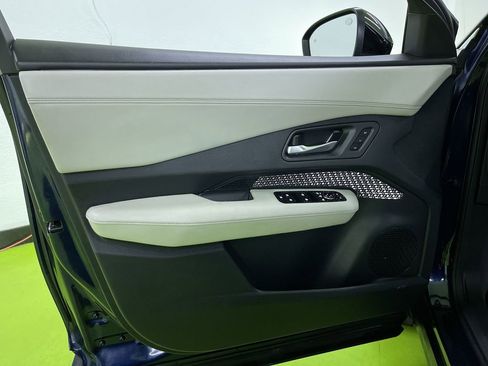 Used 2023 Nissan Ariya FWD image 16