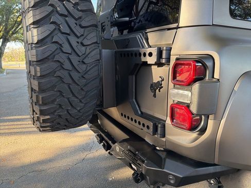 Used 2024 Ford Bronco Raptor w/ Interior Carbon Fiber Pack 6 image 12