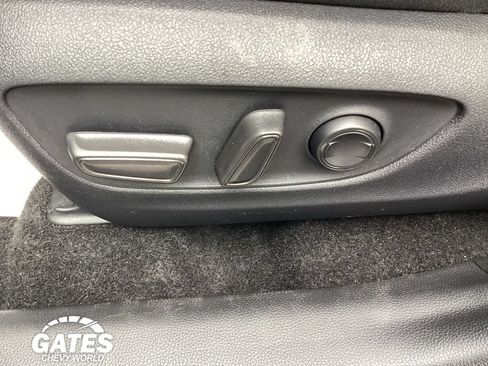 Used 2025 Toyota RAV4 XLE AWD/4WD image 14