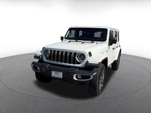 Used 2025 Jeep Wrangler Sahara image 7