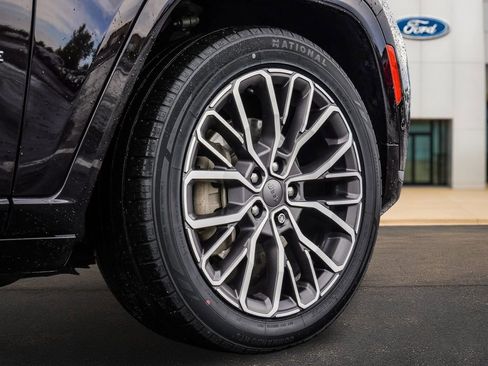 Used 2022 Jeep Grand Cherokee L Summit AWD/4WD image 9