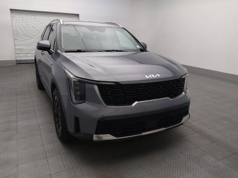 Used 2024 Kia Sorento S FWD image 14
