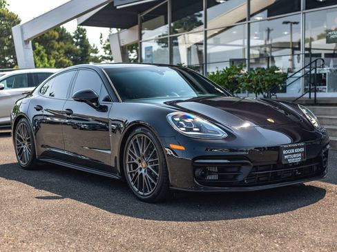 Used 2023 Porsche Panamera 4 Platinum Edition AWD/4WD image 6