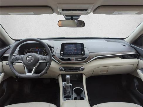 Used 2024 Nissan Altima 2.5 SV AWD/4WD image 19