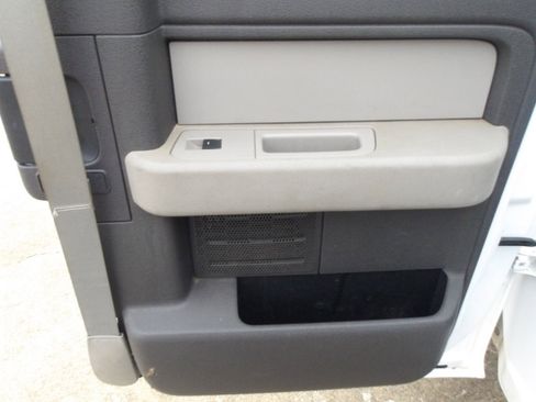 Used 2010 Ford F150 XL image 7