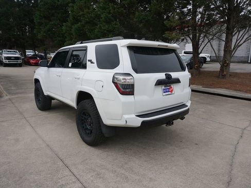 Used 2018 Toyota 4Runner TRD Off-Road Premium w/ Wilderness Package image 18