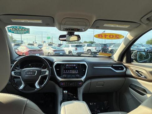 Used 2018 GMC Acadia SLT FWD image 17