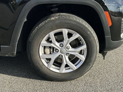 Used 2022 Jeep Grand Cherokee Limited AWD/4WD image 13