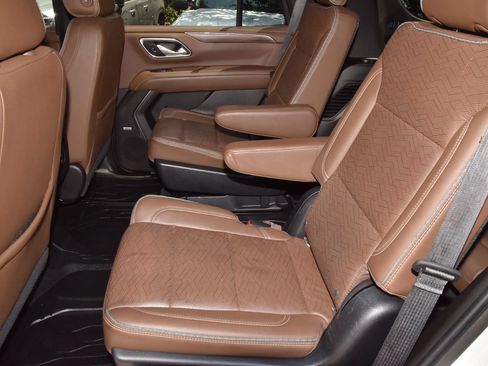 Used 2021 Chevrolet Tahoe High Country w/ Premium Package RWD image 14