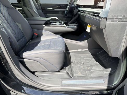 New 2026 Cadillac Escalade IQ Sport 1 w/ LPO, Floor Liner Package AWD/4WD image 30