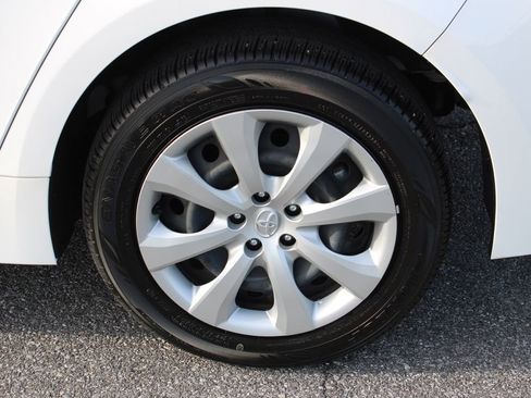 Used 2024 Toyota Corolla LE image 32