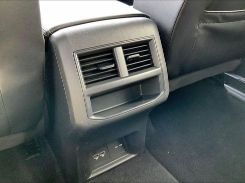 Used 2020 Volkswagen Atlas Cross Sport SE w/ Towing Package image 32