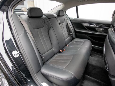 Used 2020 BMW 740i xDrive AWD/4WD image 23