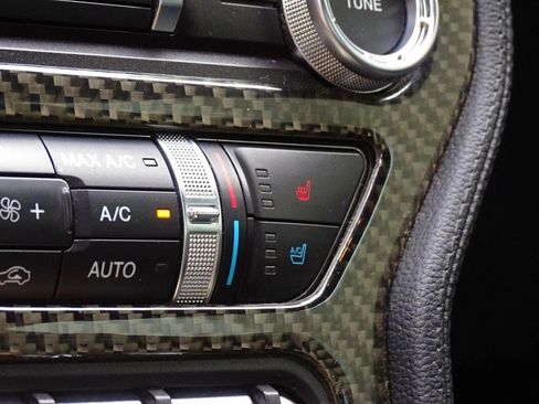 Used 2019 Ford Mustang Premium RWD image 31
