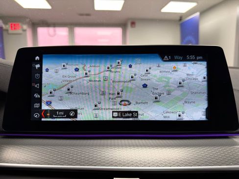 Used 2018 BMW M550i xDrive w/ Driving Assistance Package image 20