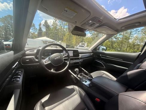 Used 2025 Kia Telluride S FWD image 13