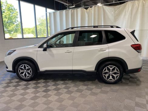 Used 2023 Subaru Forester Premium AWD/4WD image 7