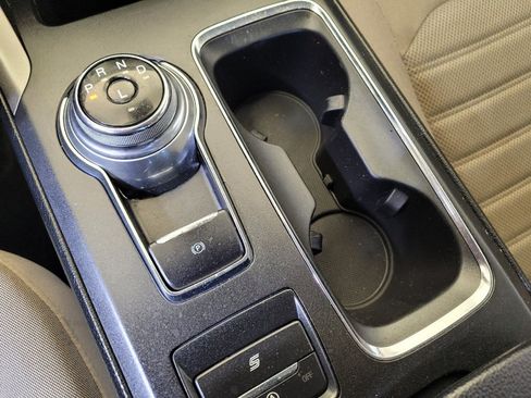 Used 2020 Ford Fusion SE FWD image 26