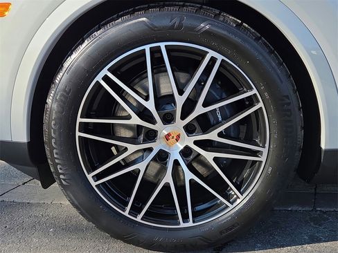 New 2026 Porsche Cayenne Coupe image 24