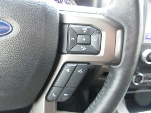 Used 2020 Ford Expedition XLT image 28