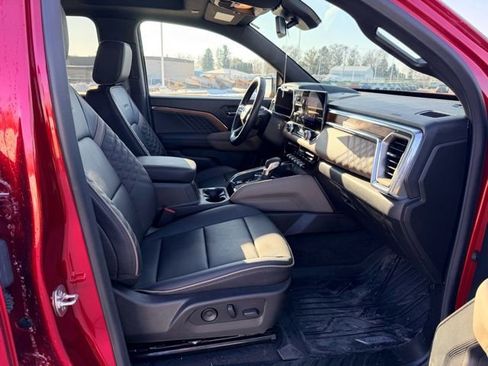 Certified 2024 GMC Canyon Denali image 10