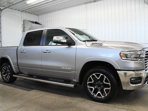 Used 2025 RAM 1500 Laramie AWD/4WD image 10