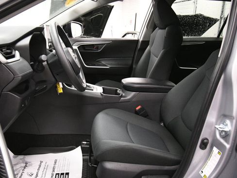 Used 2025 Toyota RAV4 LE image 9