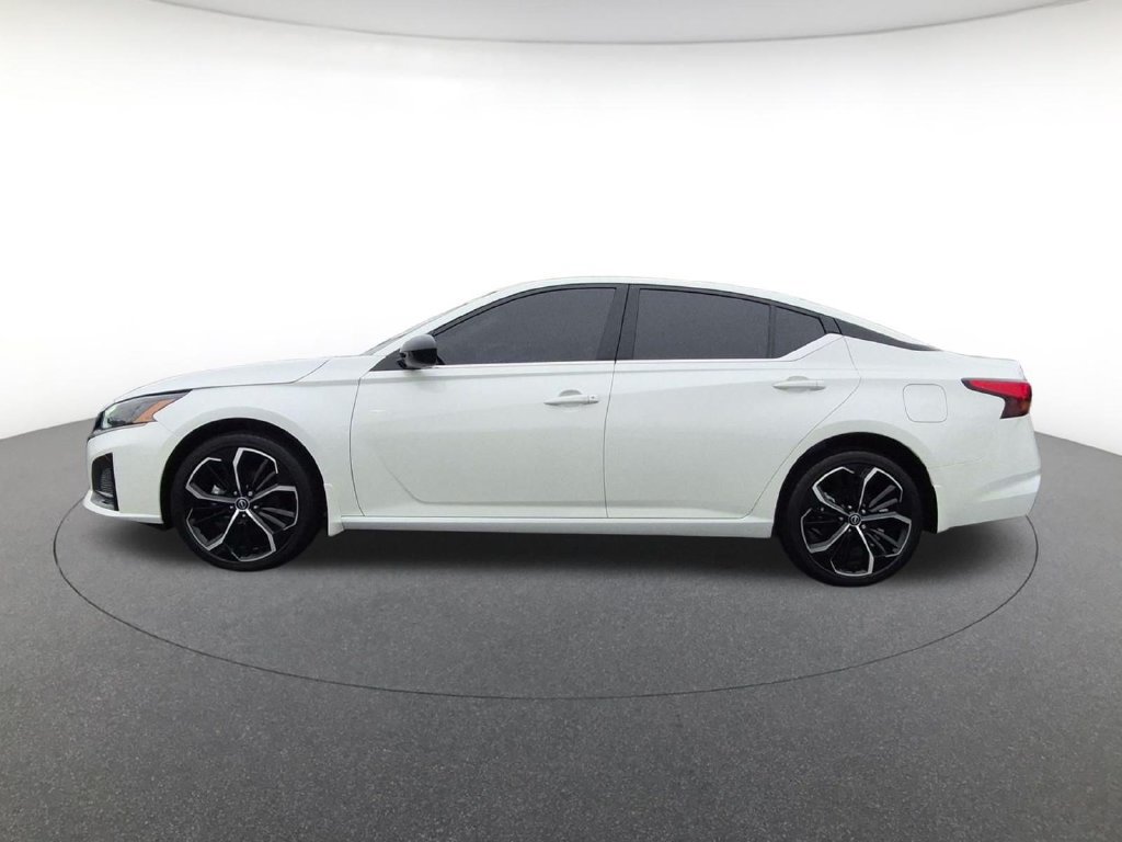Used 2025 Nissan Altima 2.5 SR w/ SR Premium Package AWD/4WD image 8