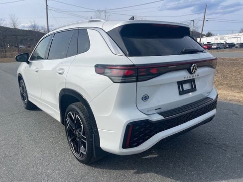 New 2026 Volkswagen Tiguan SEL R-Line image 4