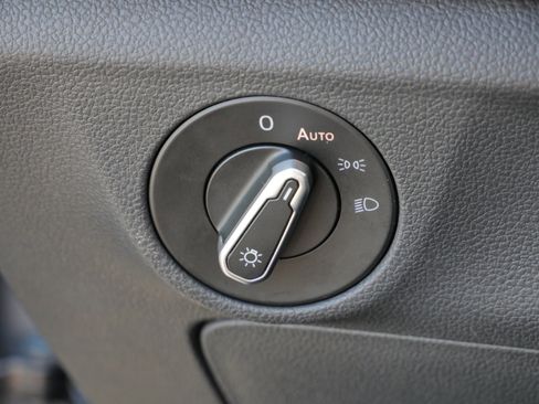 Certified 2024 Volkswagen Jetta SE image 21