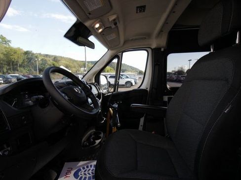 Used 2023 RAM ProMaster 2500 image 21