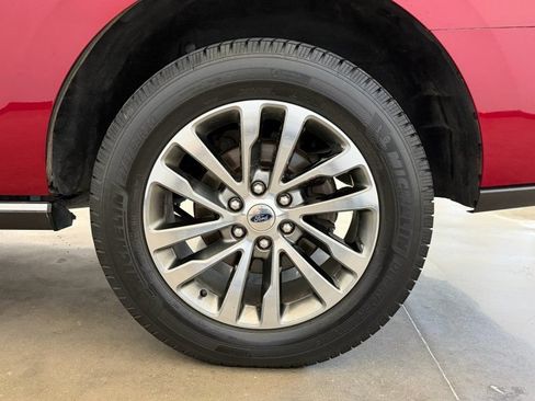 Used 2018 Ford Expedition Limited w/ Equipment Group 301A RWD image 12