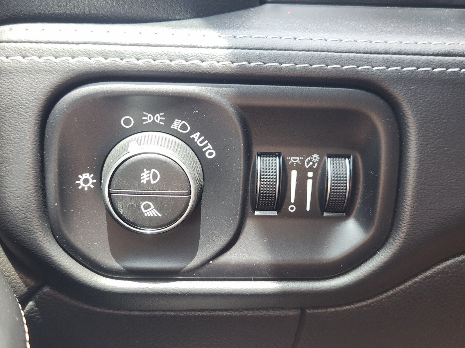 Used 2024 RAM 2500 Limited AWD/4WD image 25
