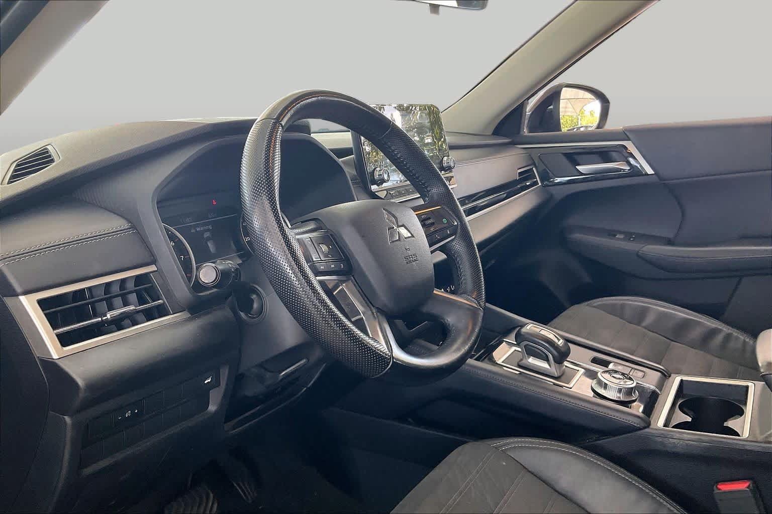 Used 2022 Mitsubishi Outlander SE FWD image 18