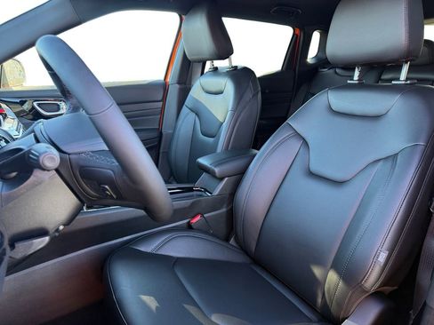 New 2026 Jeep Compass Limited image 9