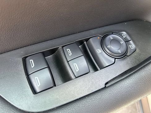 Used 2025 Chevrolet Blazer LT AWD/4WD image 18