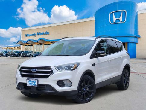 Used 2017 Ford Escape Titanium AWD/4WD image 1