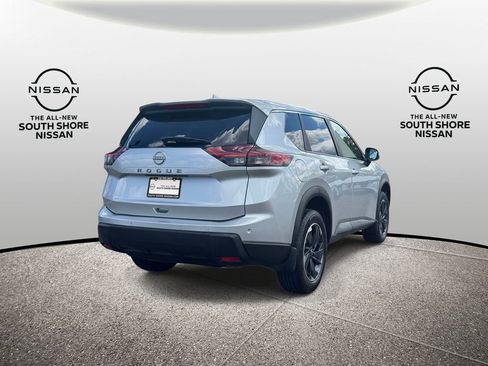 Used 2025 Nissan Rogue SV FWD image 5