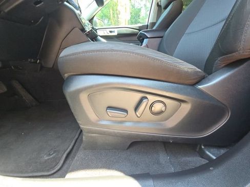 Used 2023 Ford Explorer XLT RWD image 24