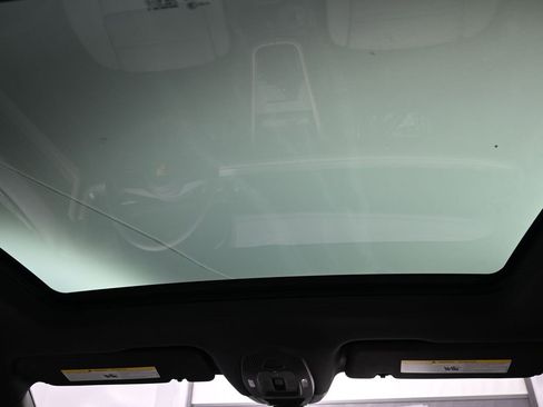 Certified 2025 Porsche Cayenne S image 26