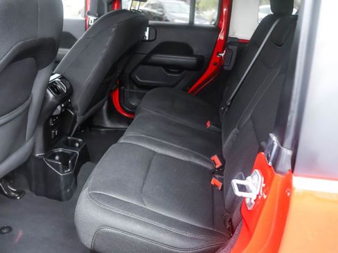 Used 2020 Jeep Wrangler Unlimited Sahara w/ Uconnect 4C Nav & Sound Group image 27