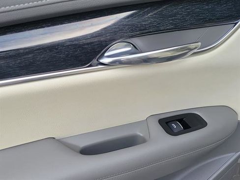 Certified 2022 Cadillac XT6 Premium Luxury image 15